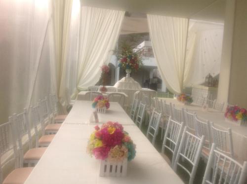 Restoran atau tempat lain untuk makan di Las Cumbres INN