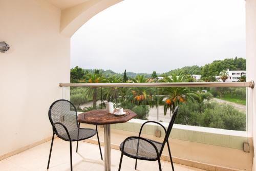 Kassandra Palace Seaside Resortにあるバルコニーまたはテラス