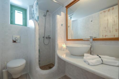 Koupelna v ubytování Naxos Traditional House in Galini