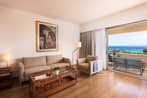 Kassandra Palace Seaside Resortにあるシーティングエリア