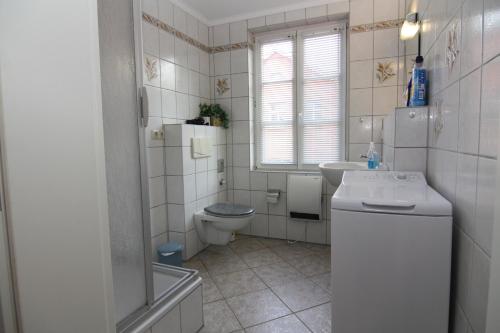Koupelna v ubytování Appartmenthaus Gingst