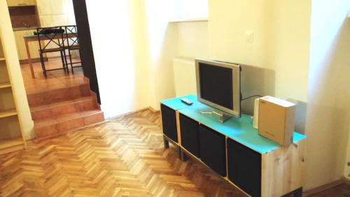 TV a/nebo společenská místnost v ubytování Apartment Mona - Old Town