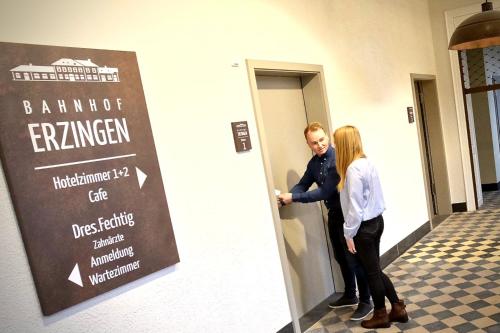 Gæster der bor på Bahnhof-Erzingen, hotel, coffee & more