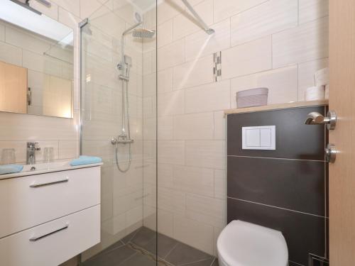 Ένα μπάνιο στο Apartments Silva with a view of sea