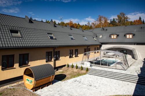 Der Swimmingpool an oder in der Nähe von Hotel Paradiso