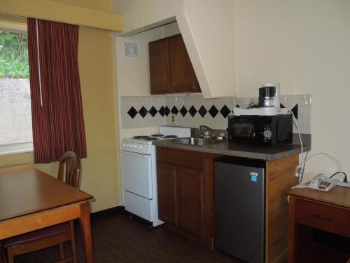 Monticello Motel Image