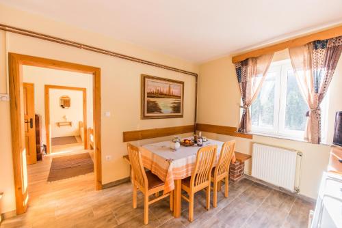 Postel nebo postele na pokoji v ubytování APARTMENTS ROGLA JURGOVO - Ski in Ski out
