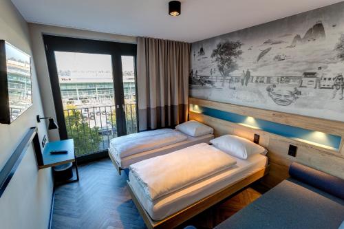 Gallery image of Schulz Hotel Berlin Wall at the East Side Gallery in Berlin