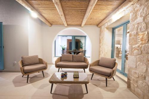 Ruang duduk di Exclusive Sea View Villa Madelaine
