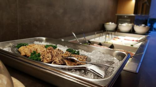 Jídlo v hotelu nebo okolí