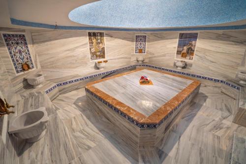 Bilik mandi di Dalyan Live Spa Hotel