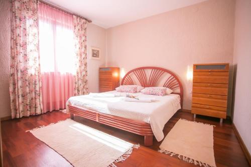 Posteľ alebo postele v izbe v ubytovaní Comfortable Villa Marinela with Pool and Garden