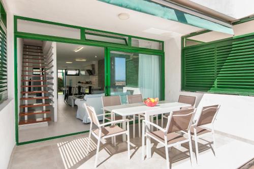 Beachfront Apartment Las Burras FA03 by VillaGranCanaria