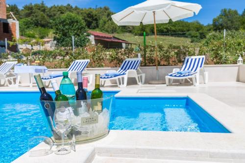 Stone House Rita with Pool – Photos 4