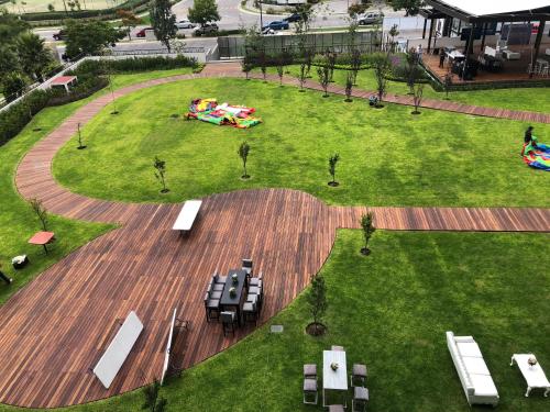 Perfect Location @ High Towers Elite Angelopolisにある庭