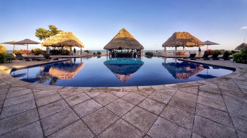 Bazén v ubytování Umaya Resort & Adventures nebo v jeho okolí