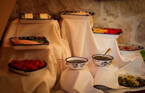 Makanan di atau berdekatan hotel