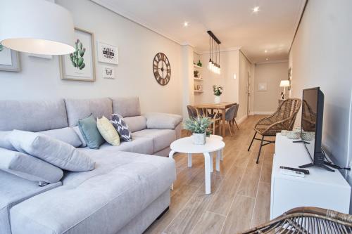 Arjona Riverside Central Deluxe by Valcambre