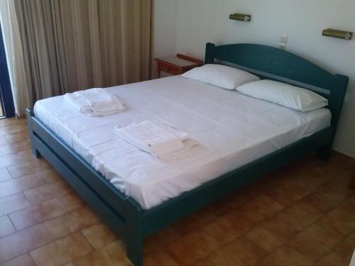 Gallery image of Pericles Studios in Agia Marina Aegina