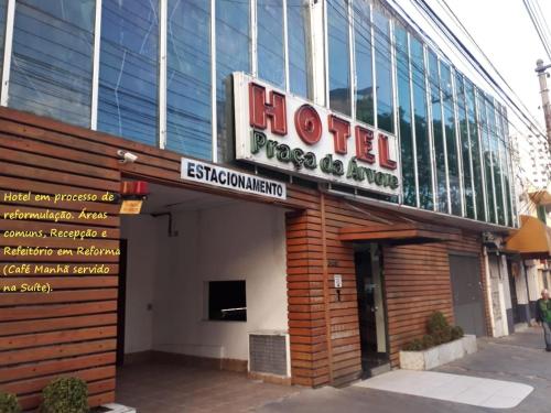 El edificio en el que está el hotel