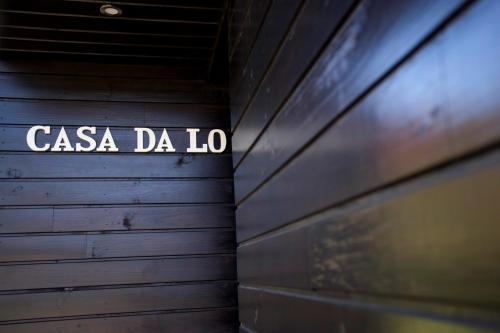 ヴィアナ・ド・カステロにあるCasa da Loの壁面の看板