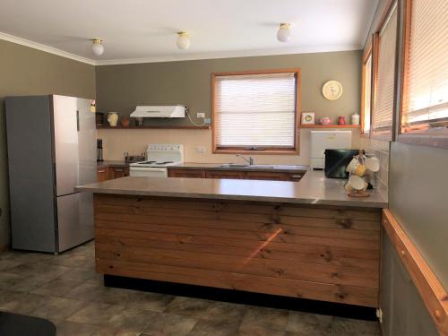 A kitchen or kitchenette at Nettin View 4