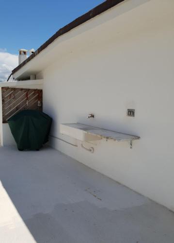 Φωτογραφία από το άλμπουμ του Una Terrazza sul Mare The Lighthouse στην Paola