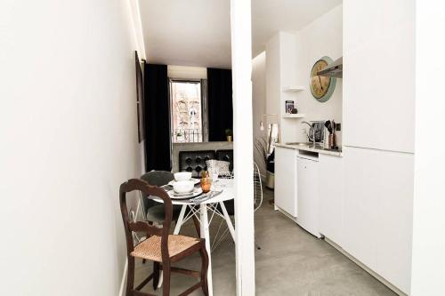 Modern Studio in Embajadores Street by Batuecas