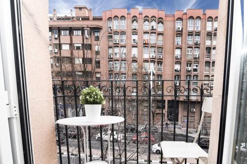 Modern Studio in Embajadores Street by Batuecas