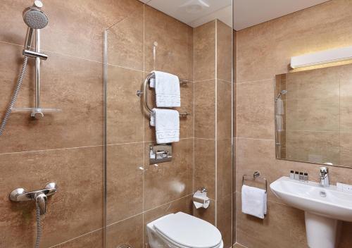 Ванная комната в Chernorechye Park Hotel