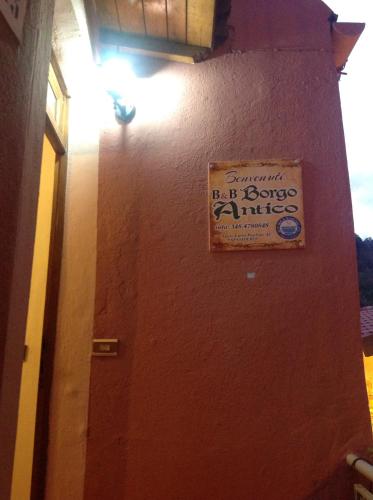B&B Borgo Anticoに飾ってある許可証、賞状、看板またはその他の書類