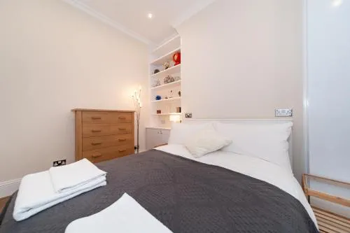 Central London Apartment - Great Location photo 11