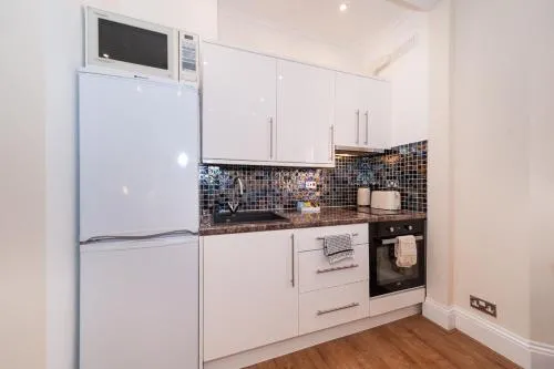 Central London Apartment - Great Location photo 13