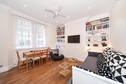 Central London Apartment - Great Location photo 3