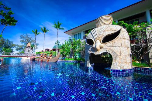 Bazén v ubytování Graceland Khaolak Beachfront Resort nebo v jeho okolí