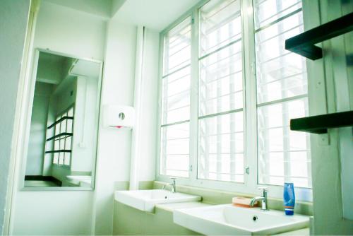 Un baño de Stay In Hostel