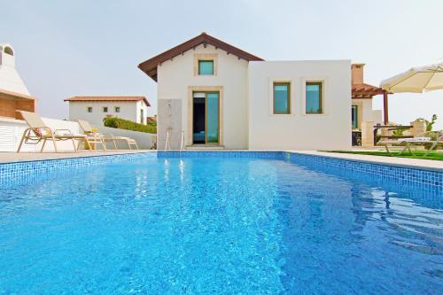 Πισίνα στο ή κοντά στο Villa Marion