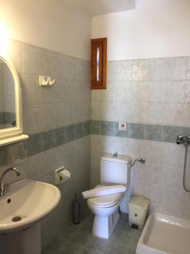 Et badeværelse på Livanina apartments