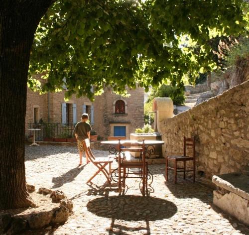 Φωτογραφία από το άλμπουμ του Chambres d'hôtes de l'Abbaye σε Montbrun-les-Bains