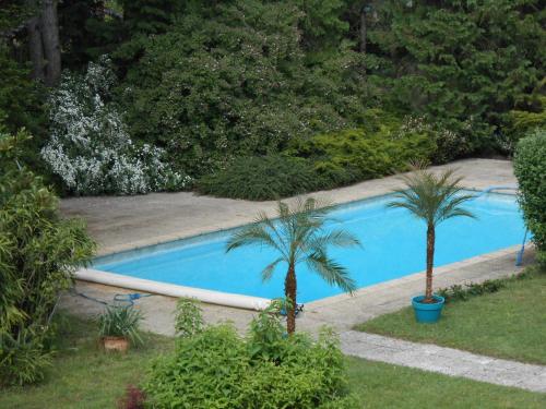 Bazén v ubytování La Passagere nebo v jeho okolí