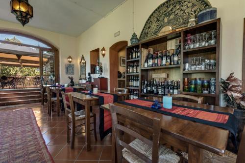 מסעדה או מקום אחר לאכול בו ב-Villa Poggio Di Gaville