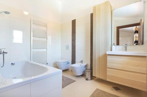 Ένα μπάνιο στο Villa Mattina