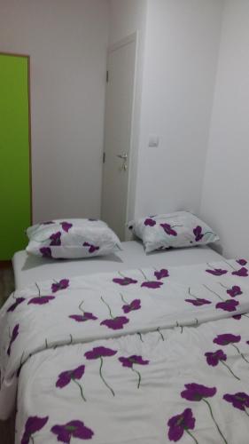 Postel nebo postele na pokoji v ubytování Loznicki stan na dan