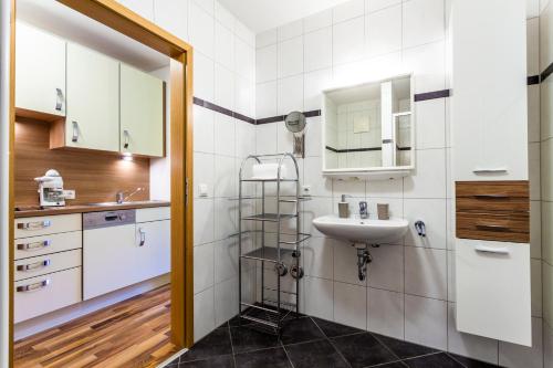 A bathroom at Isar Apartment