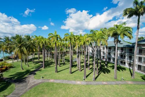 Jardín al aire libre en Hotel Bakoua Martinique