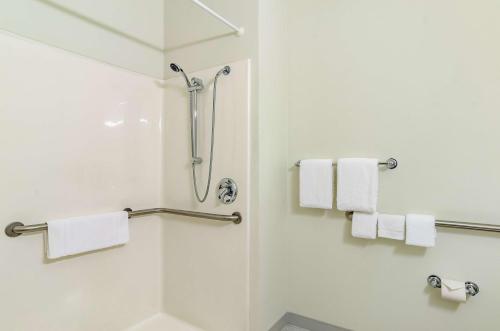 Ένα μπάνιο στο Motel 6-Sidney, NE