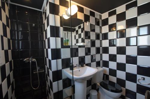 Smart renovated studio downtown Athens