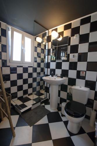 Smart renovated studio downtown Athens