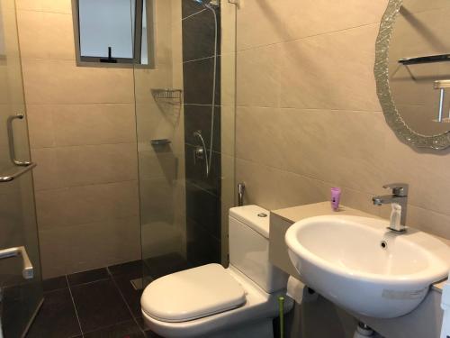 Bilik mandi di The Loft Imago