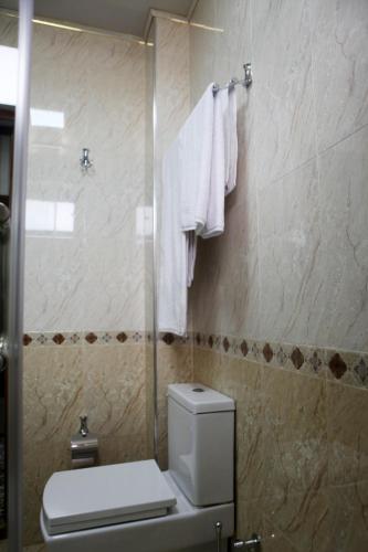 Ένα μπάνιο στο Hotel Naxshab